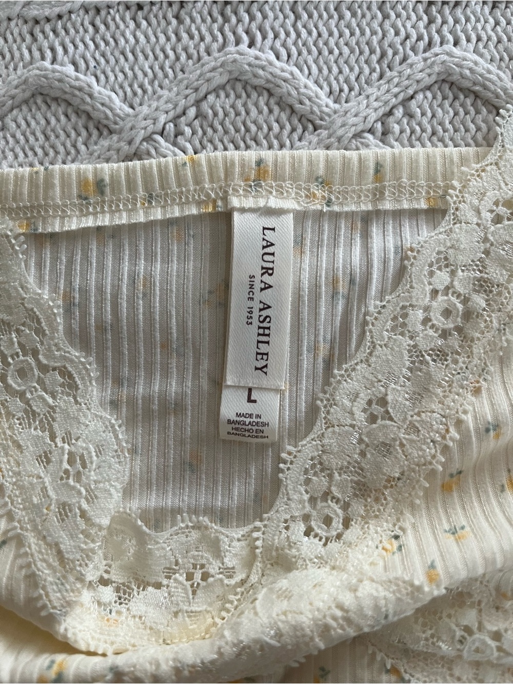 Laura Ashley “Yellow Roses” Lace-Trim Cami & Short Pajama Set Size Large - Picture 4 of 16